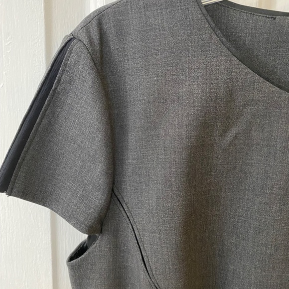 Elie Tahari Cap Sleeve Grey Wool Dress (SZ2) - Picture 2 of 6
